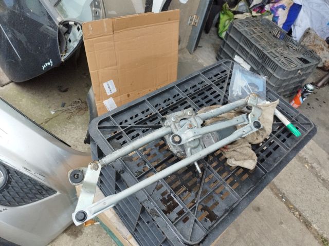 bontott VW CADDY Első Ablaktörlő Szerkezet Motorral