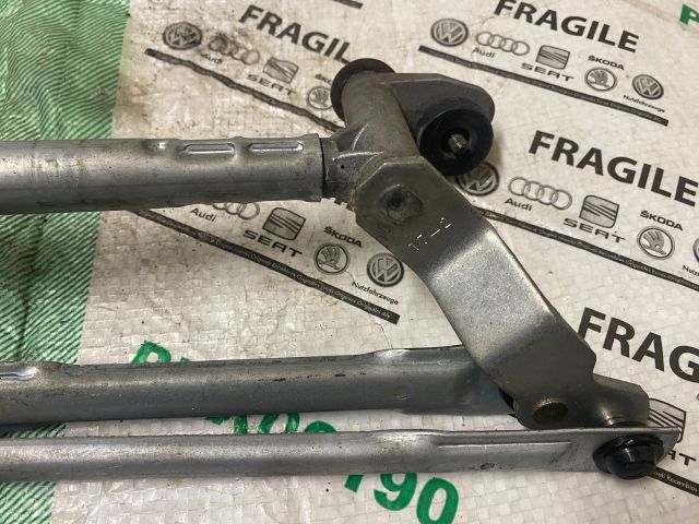 bontott VW CADDY Első Ablaktörlő Szerkezet