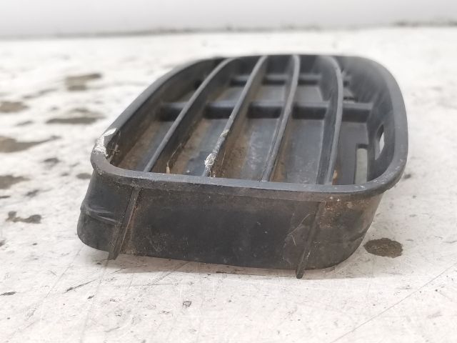 bontott VW CADDY Első Lökhárító Bal Díszrács