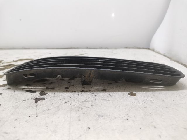 bontott VW CADDY Első Lökhárító Bal Díszrács