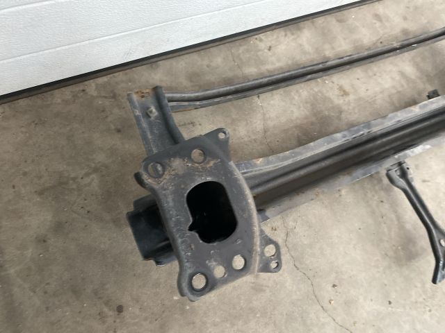 bontott VW CADDY Első Lökhárító Merevítő (Fém)