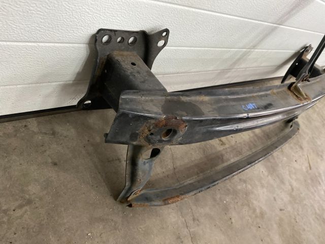 bontott VW CADDY Első Lökhárító Merevítő (Fém)