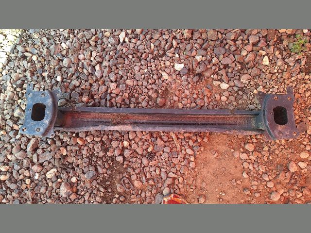 bontott VW CADDY Első Lökhárító Merevítő (Fém)