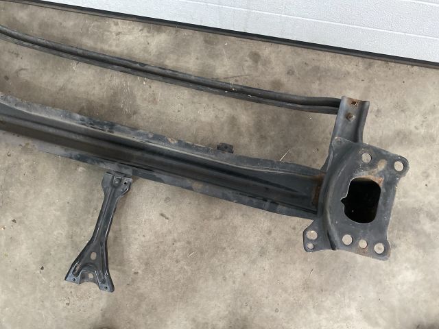 bontott VW CADDY Első Lökhárító Merevítő (Fém)