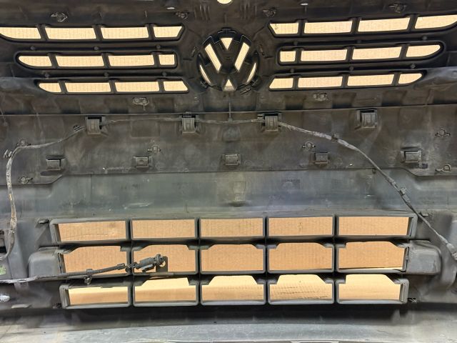 bontott VW CADDY Első Lökhárító (Részeivel)