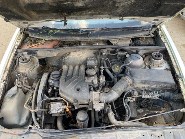 bontott VW CADDY Első Lökhárító (Részeivel)