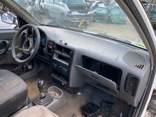 bontott VW CADDY Első Lökhárító (Részeivel)