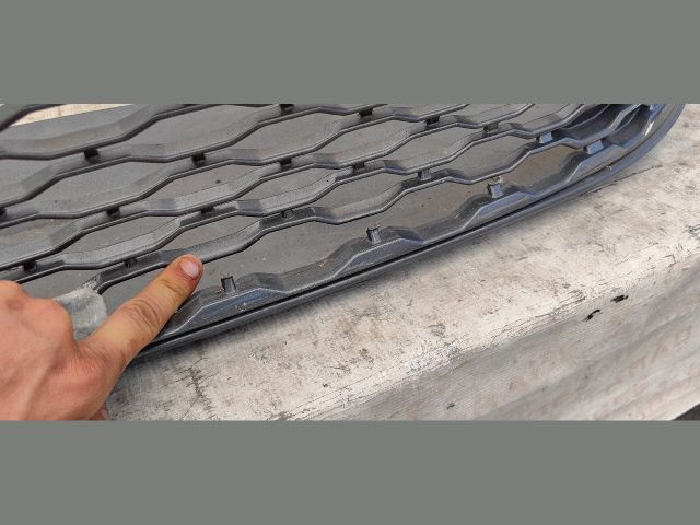 bontott VW CADDY Első Lökhárító (Üresen)