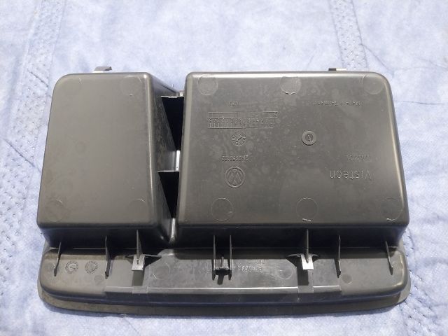 bontott VW CADDY Első Tároló Rekesz