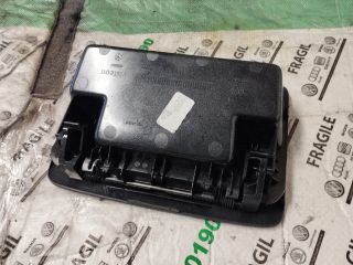 bontott VW CADDY Első Tároló Rekesz