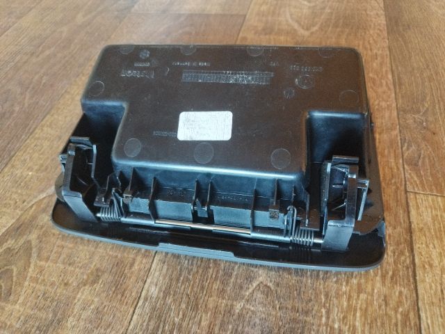 bontott VW CADDY Első Tároló Rekesz