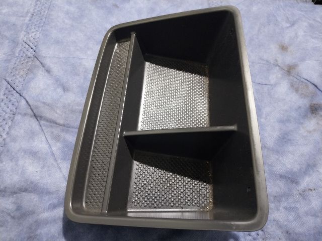 bontott VW CADDY Első Tároló Rekesz