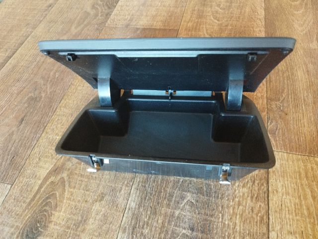 bontott VW CADDY Első Tároló Rekesz