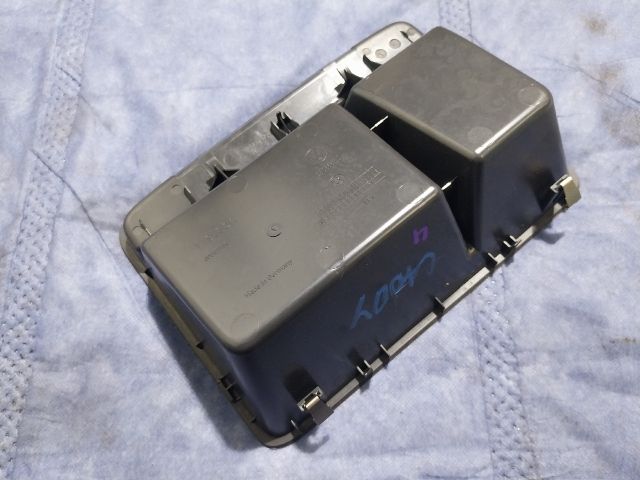 bontott VW CADDY Első Tároló Rekesz