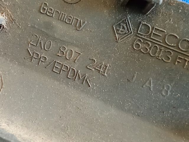 bontott VW CADDY Első Vonószem Burkolat