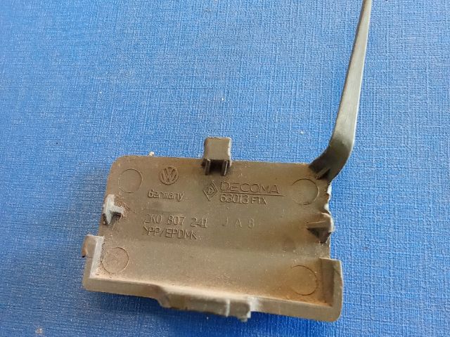 bontott VW CADDY Első Vonószem Burkolat