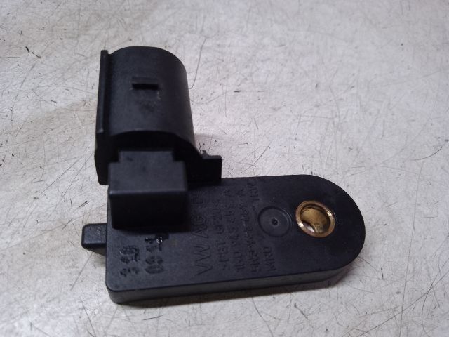 bontott VW CADDY Fék Pedál Kapcsoló