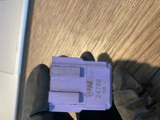 bontott VW CADDY Fék Pedál Kapcsoló