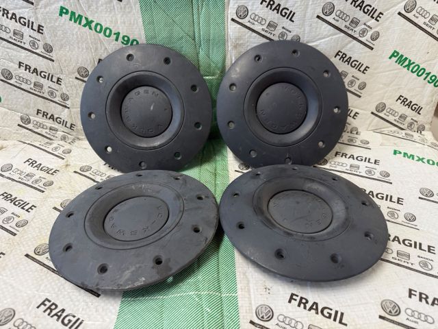 bontott VW CADDY Felniközép Szett