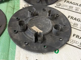 bontott VW CADDY Felniközép Szett