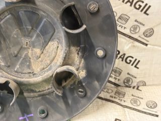 bontott VW CADDY Felniközép Szett