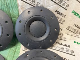 bontott VW CADDY Felniközép Szett