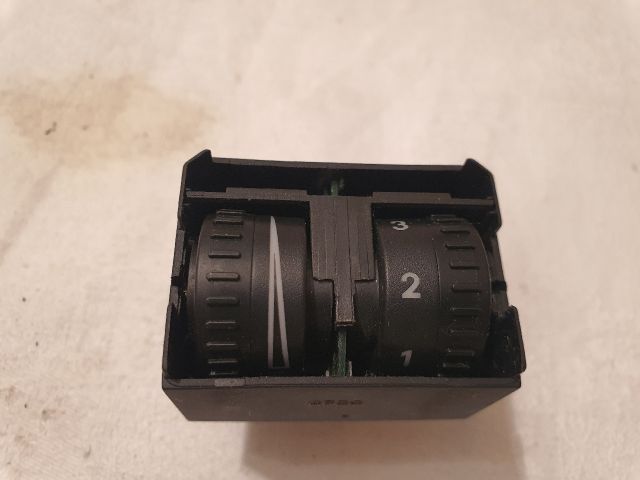 bontott VW CADDY Fényszórómagasság Állító Kapcsoló