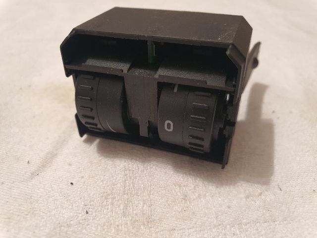 bontott VW CADDY Fényszórómagasság Állító Kapcsoló