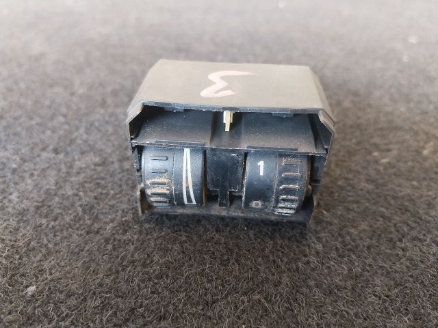 bontott VW CADDY Fényszórómagasság Állító Kapcsoló