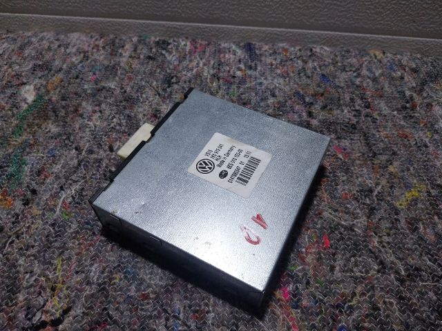 bontott VW CADDY Feszültségszabályzó