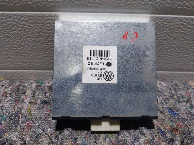 bontott VW CADDY Feszültségszabályzó