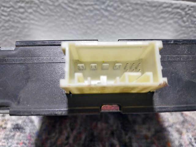 bontott VW CADDY Feszültségszabályzó