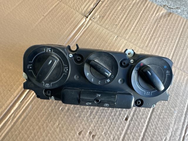 bontott VW CADDY Fűtéskapcsoló (manuális klímás)