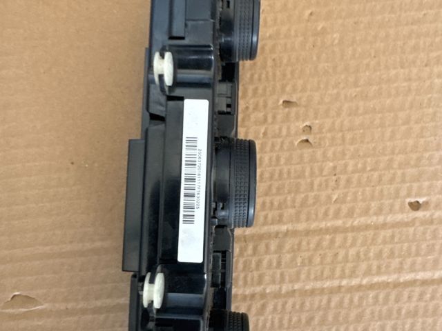 bontott VW CADDY Fűtéskapcsoló (manuális klímás)