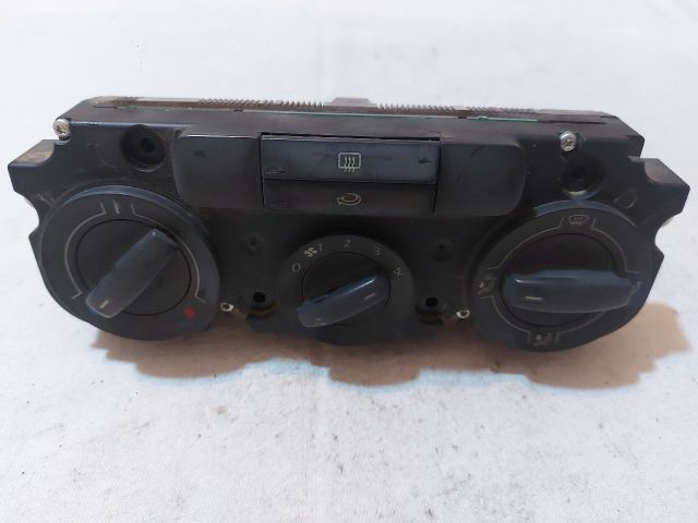 bontott VW CADDY Fűtéskapcsoló (Nem klímás)