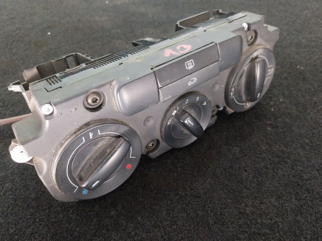 bontott VW CADDY Fűtéskapcsoló (Nem klímás)