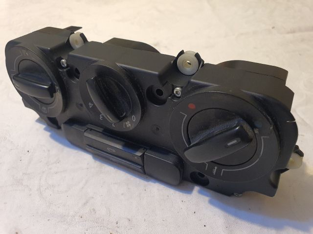 bontott VW CADDY Fűtéskapcsoló (Nem klímás)