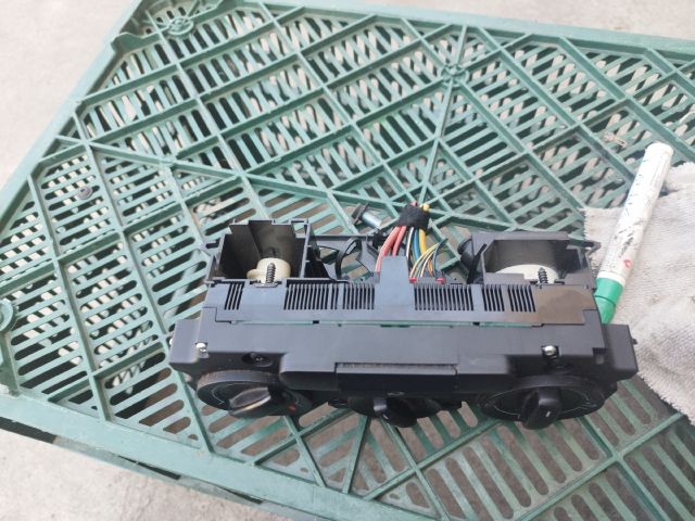 bontott VW CADDY Fűtéskapcsoló (Nem klímás)