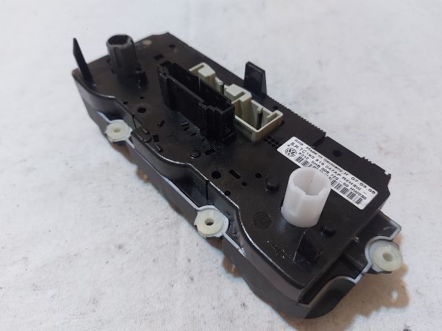 bontott VW CADDY Fűtéskapcsoló (Nem klímás)