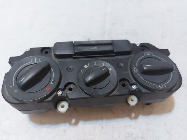 bontott VW CADDY Fűtéskapcsoló (Nem klímás)