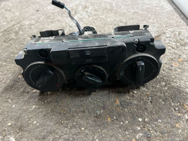 bontott VW CADDY Fűtéskapcsoló (Nem klímás)