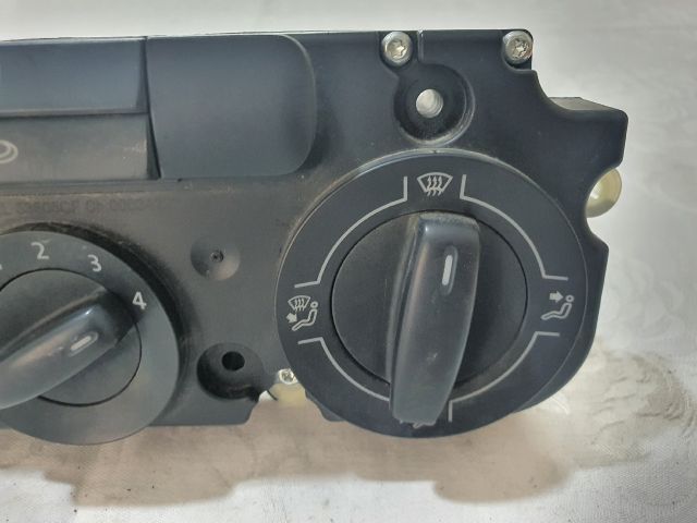 bontott VW CADDY Fűtéskapcsoló (Nem klímás)