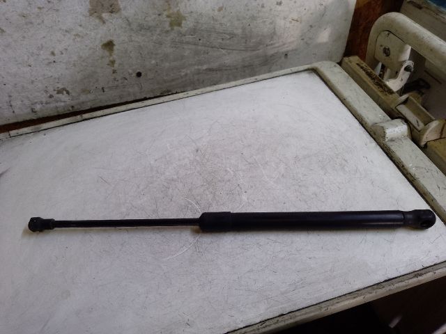 bontott VW CADDY Gázrugós Kitámasztó Teleszkóp Motorháztető Bal