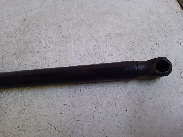 bontott VW CADDY Gázrugós Kitámasztó Teleszkóp Motorháztető Bal