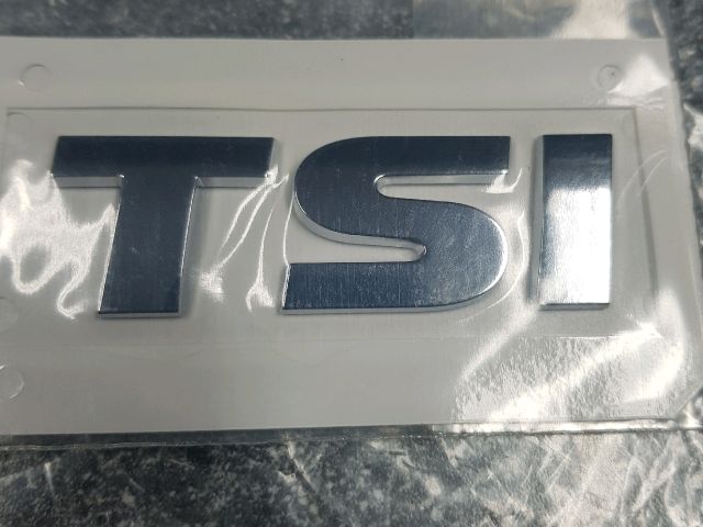 bontott VW CADDY Hátsó Embléma