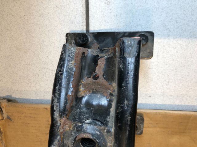 bontott VW CADDY Hátsó Lökhárító Merevítő (Fém)