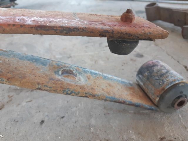 bontott VW CADDY Hátsó Rugó