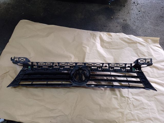 bontott VW CADDY Hűtőrács