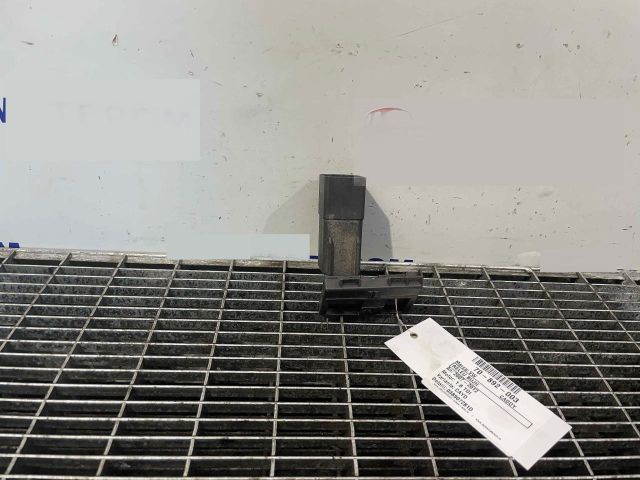 bontott VW CADDY Izzító Relé