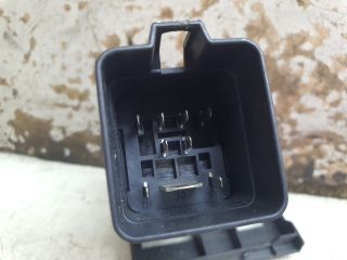 bontott VW CADDY Izzító Relé